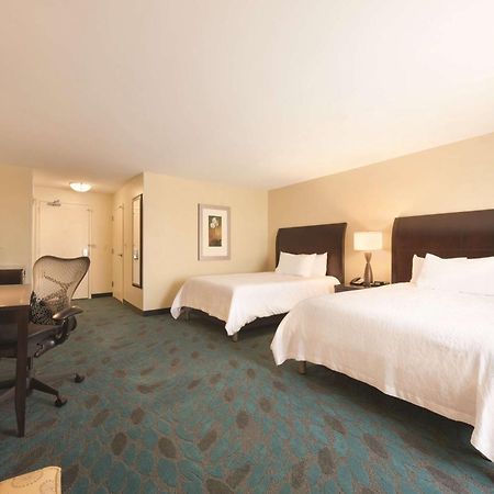 Hilton Garden Inn Fargo Extérieur photo