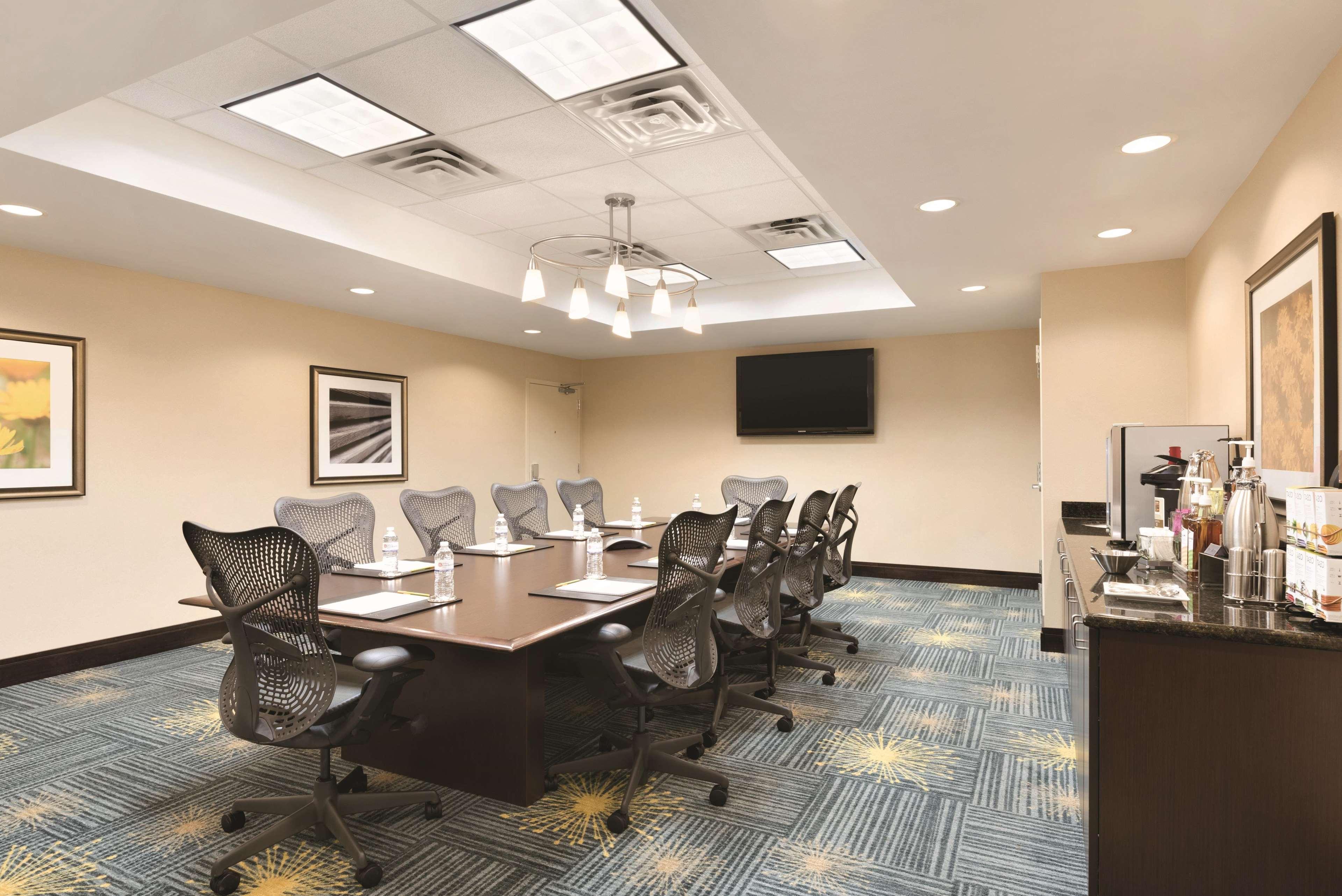 Hilton Garden Inn Fargo Extérieur photo