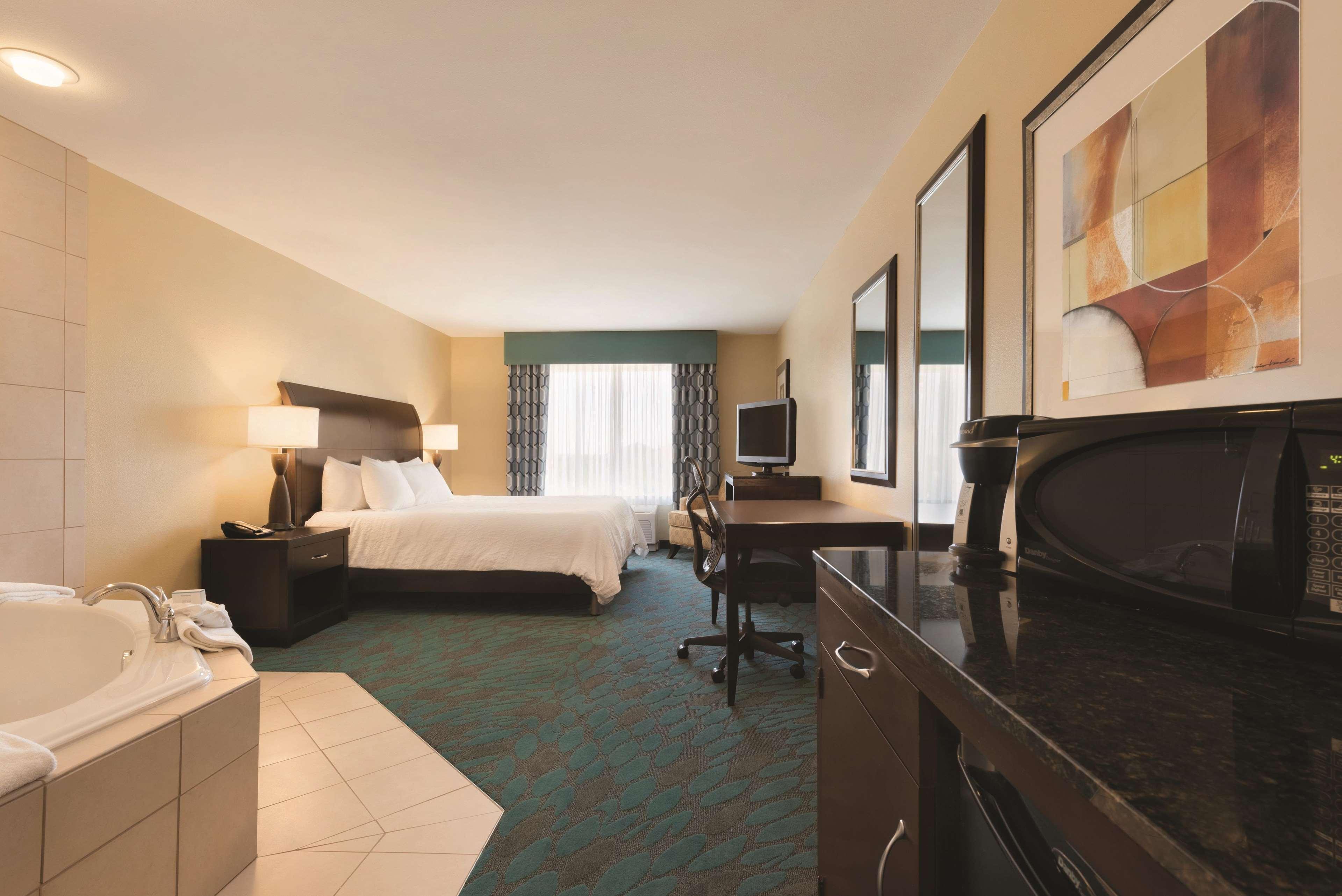 Hilton Garden Inn Fargo Extérieur photo