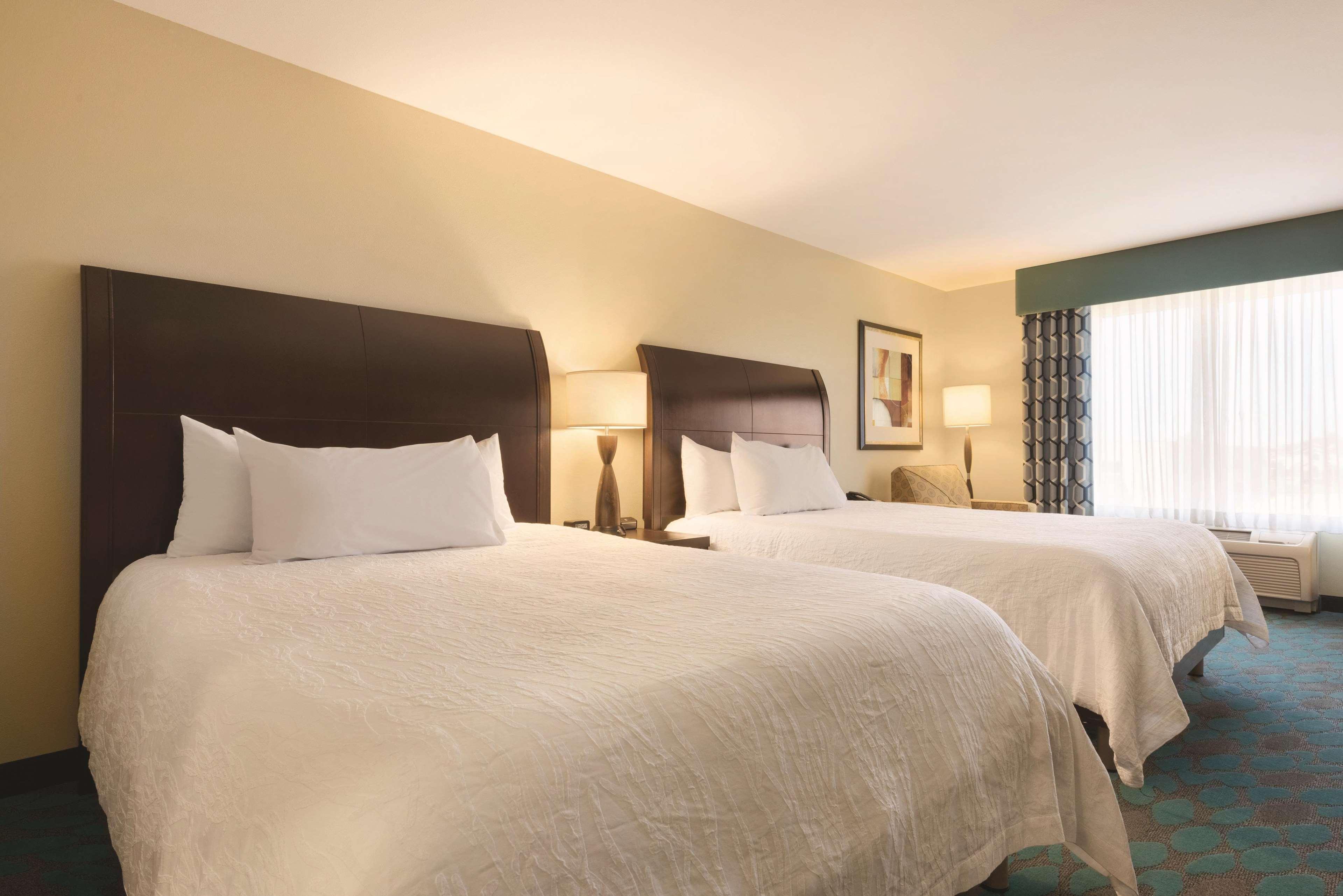 Hilton Garden Inn Fargo Extérieur photo