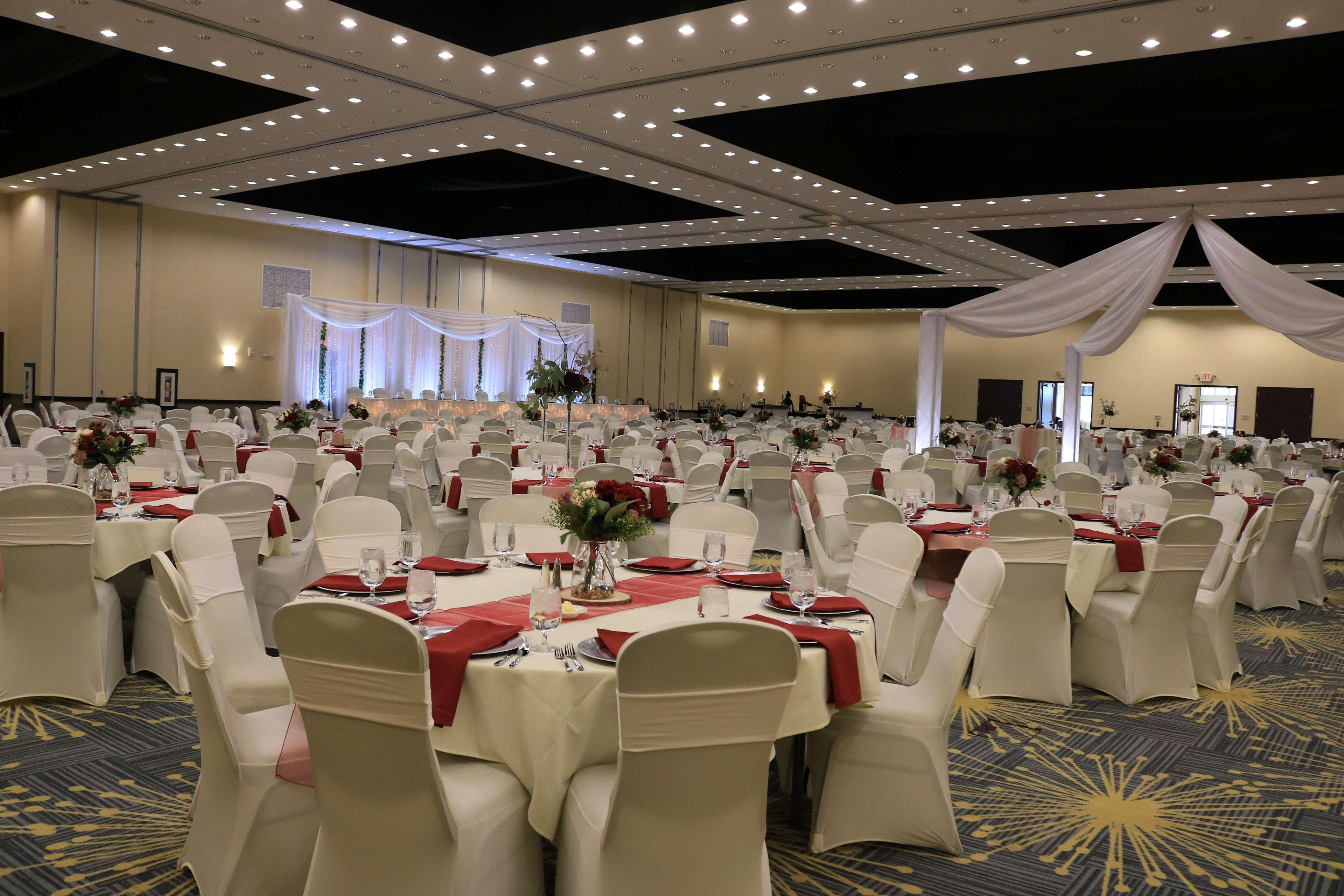 Hilton Garden Inn Fargo Extérieur photo