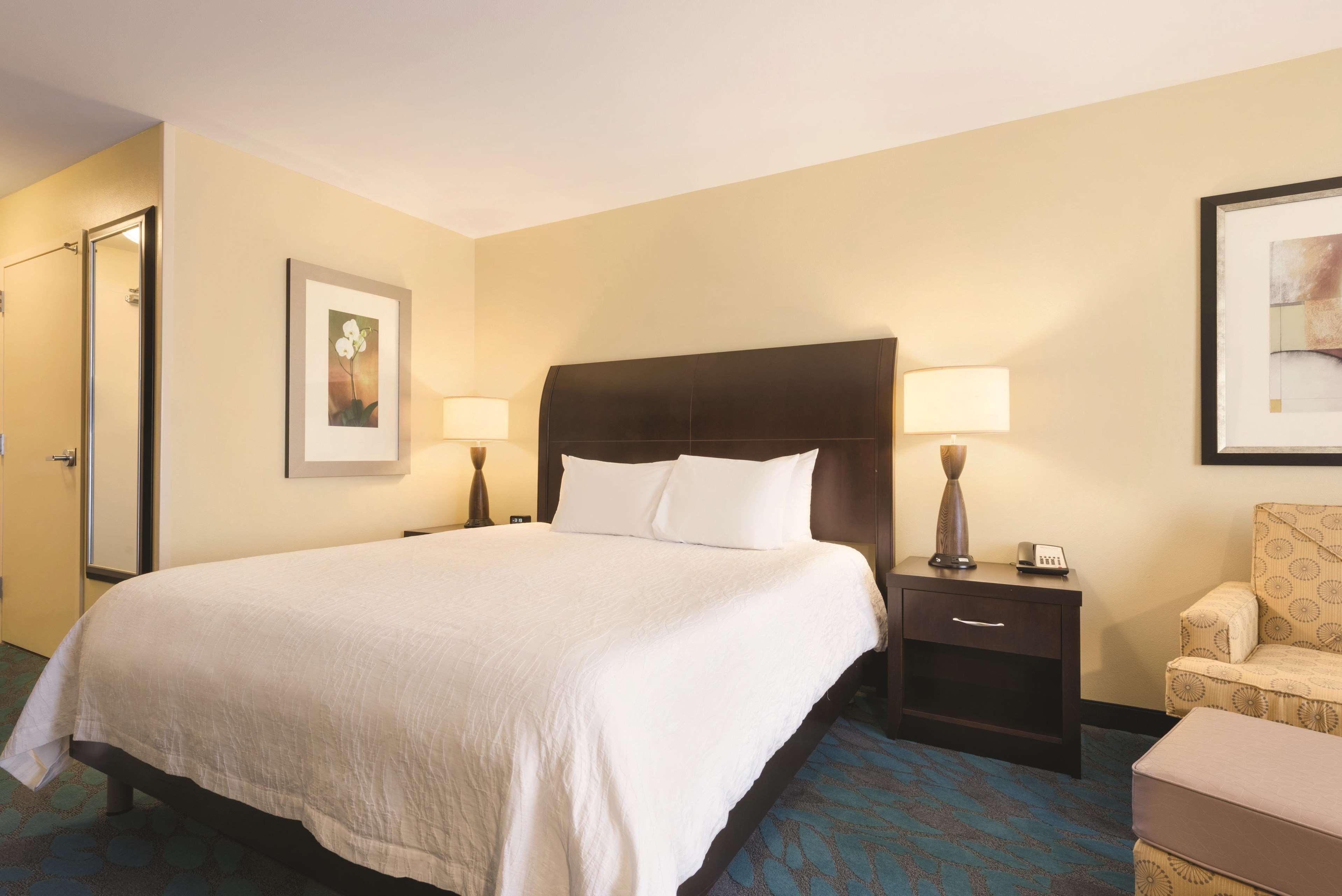 Hilton Garden Inn Fargo Extérieur photo