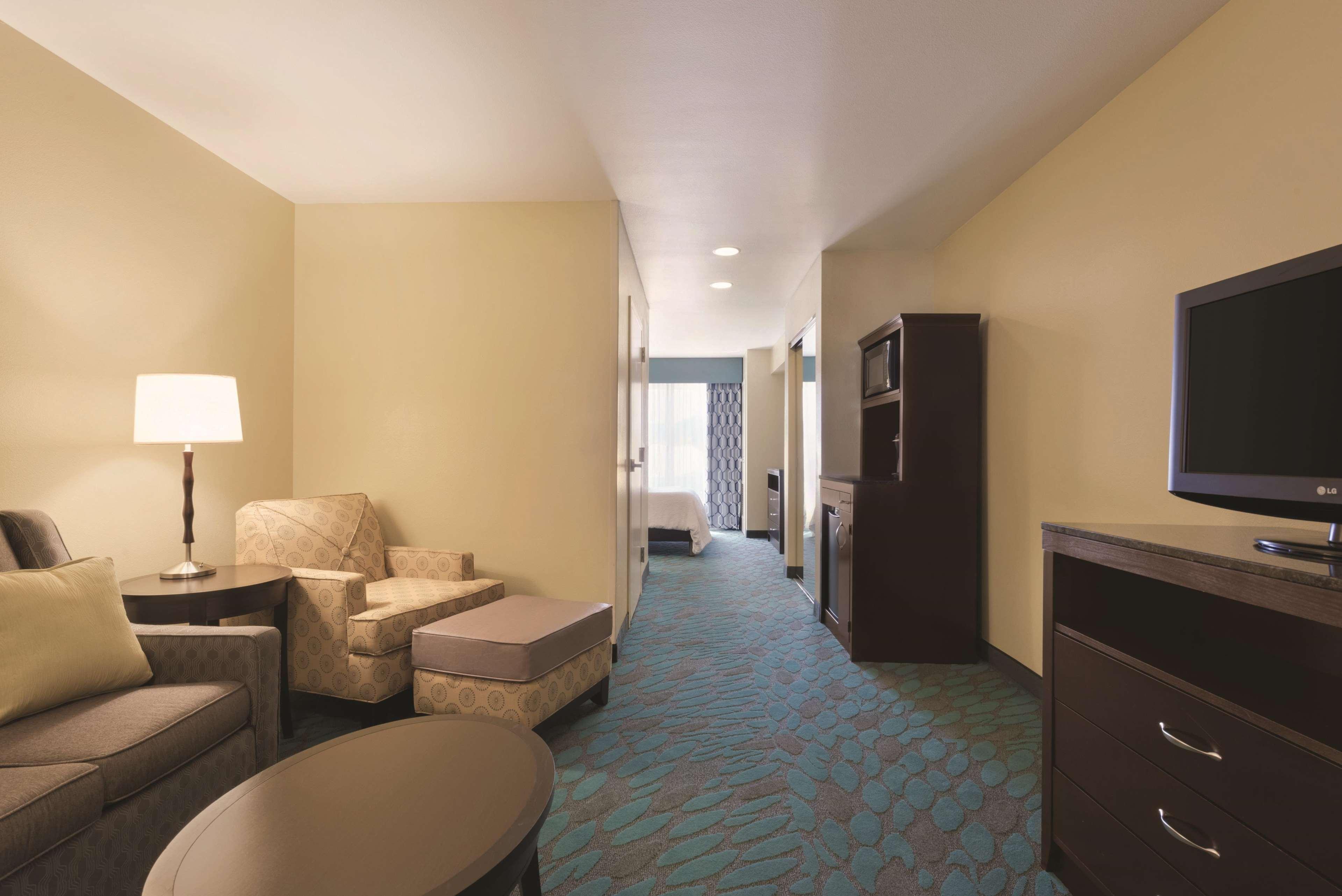 Hilton Garden Inn Fargo Extérieur photo