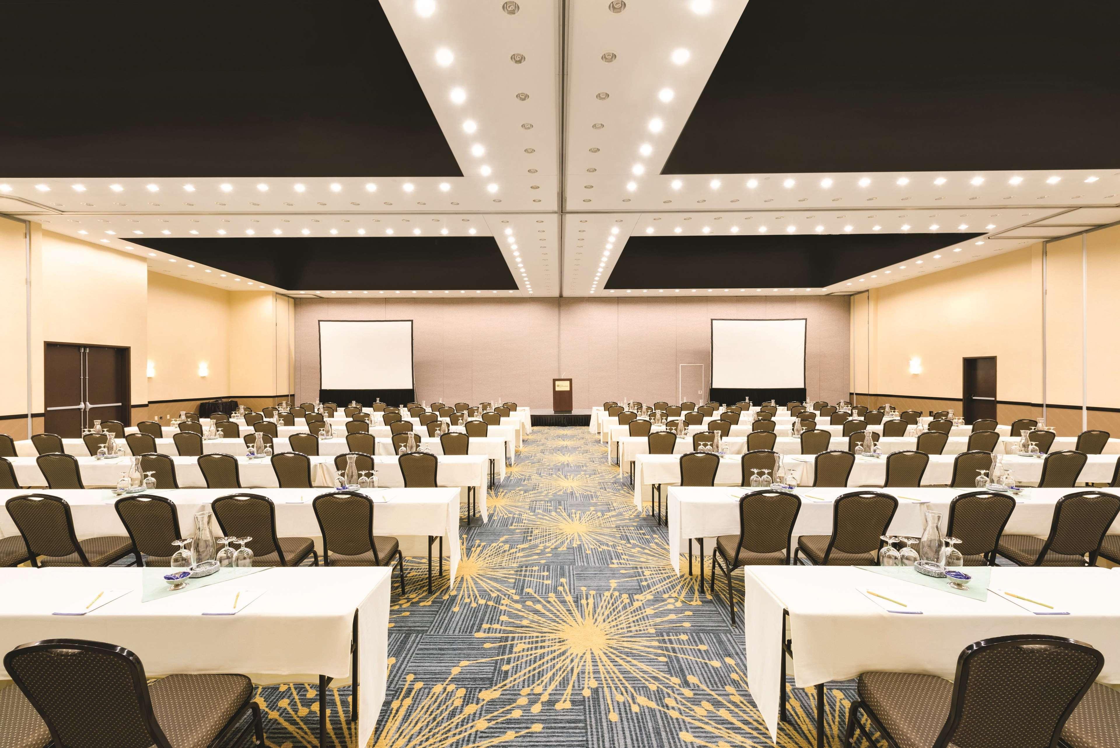 Hilton Garden Inn Fargo Extérieur photo