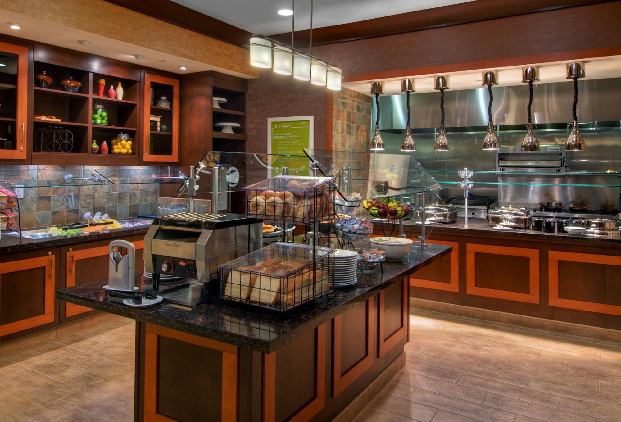 Hilton Garden Inn Fargo Extérieur photo