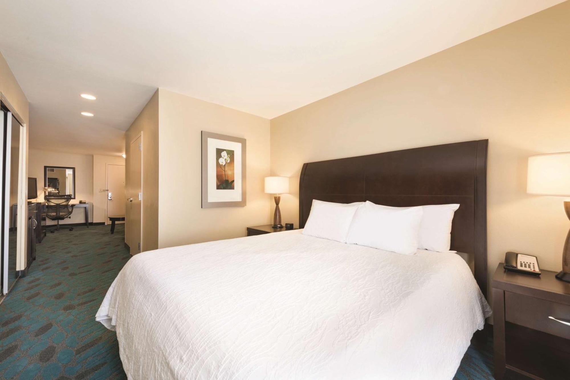 Hilton Garden Inn Fargo Extérieur photo
